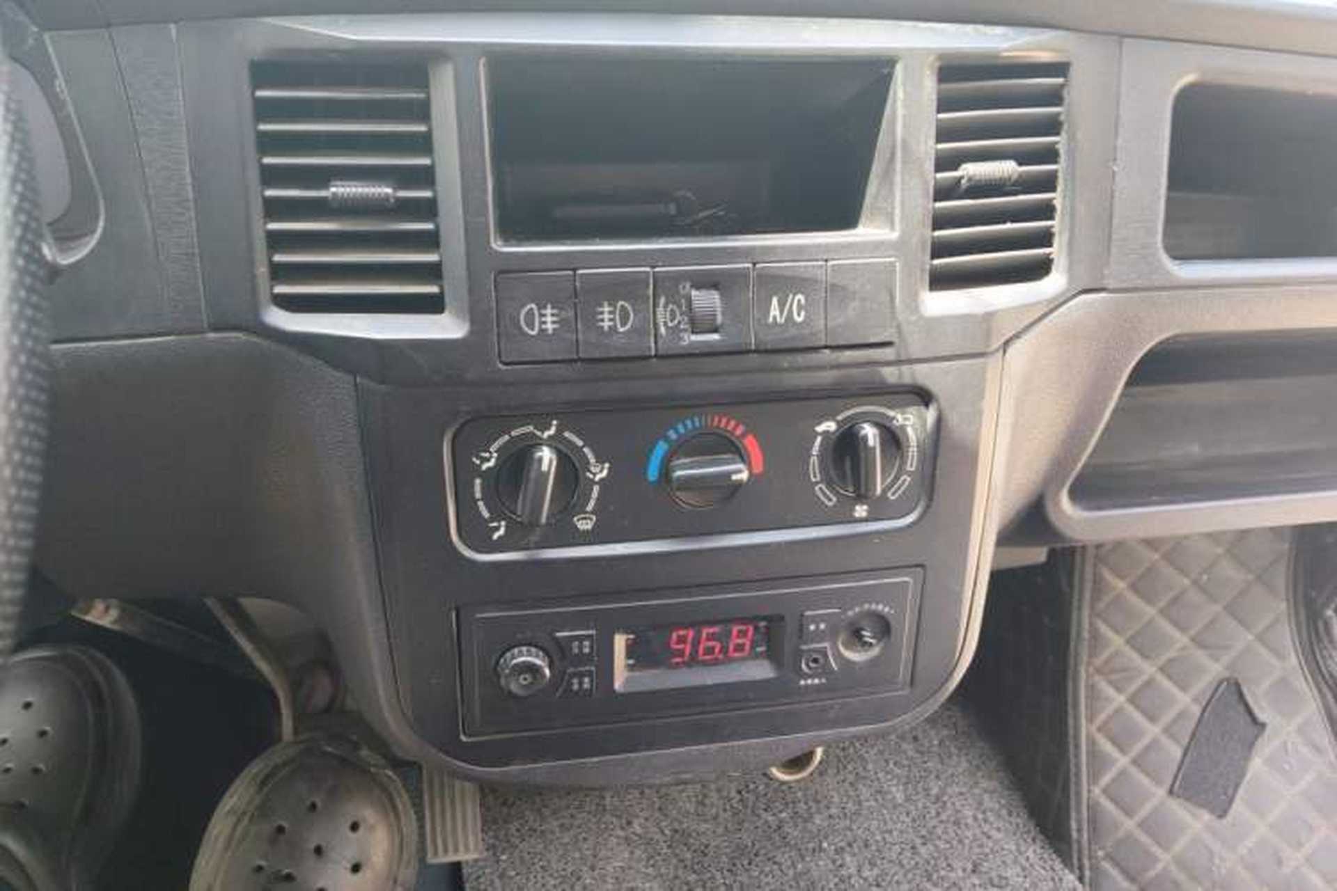 Used Wuling Zhiguang 2015 1.2L Practical LS-I Model Audio And AC Panel