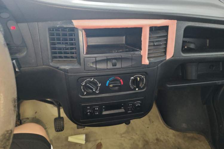 Used Wuling Zhiguang 2015 1.2L Practical LS-I Model Audio And AC Panel
