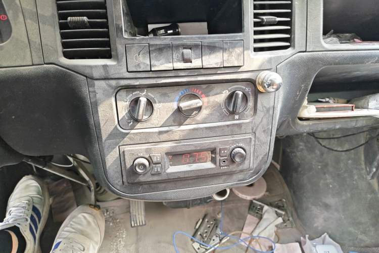 Used Wuling Zhiguang 2015 1.2L Practical LS-I Model Audio And AC Panel