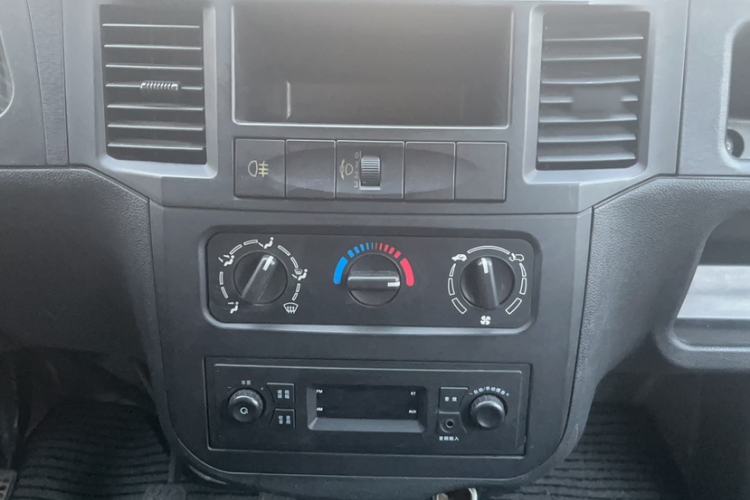 Used Wuling Zhiguang 2015 1.2L Practical LS-I Model Audio And AC Panel