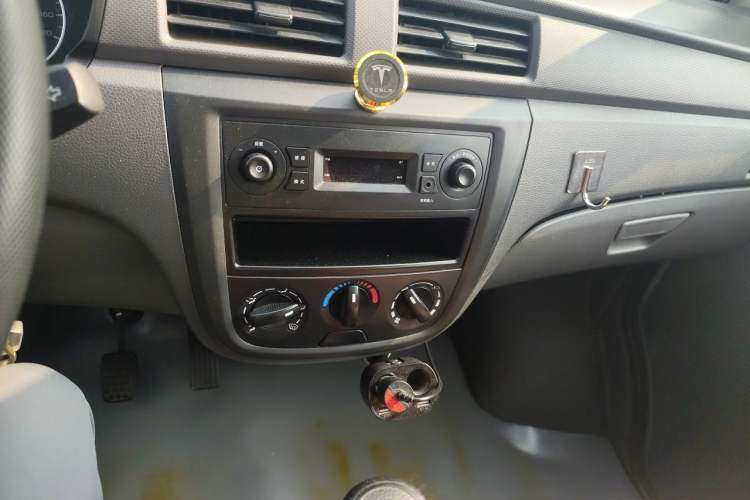 Used Wuling Zhiguang 2015 1.2L S Practical Model LSI Audio And AC Panel