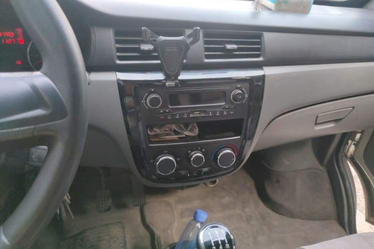 Used Wuling Zhiguang 2015 1.2L S Standard Model LSI Audio And AC Panel