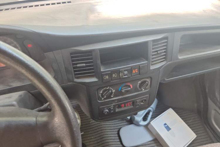 Used Wuling Zhiguang 2015 1.2L Practical LS-I Model Audio And AC Panel