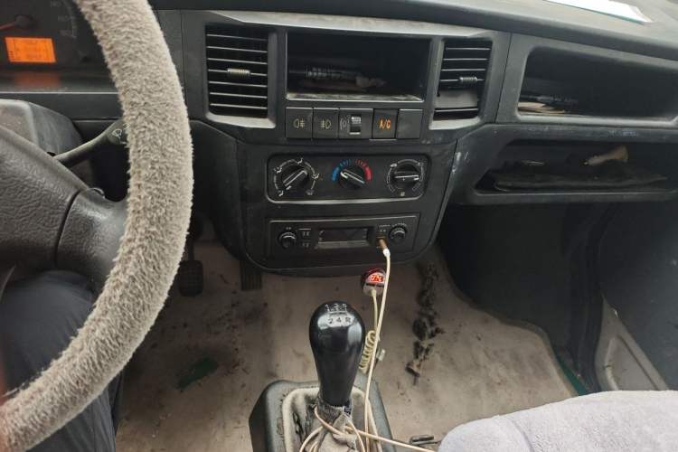 Used Wuling Zhiguang 2015 1.2L Practical LS-I Model Audio And AC Panel