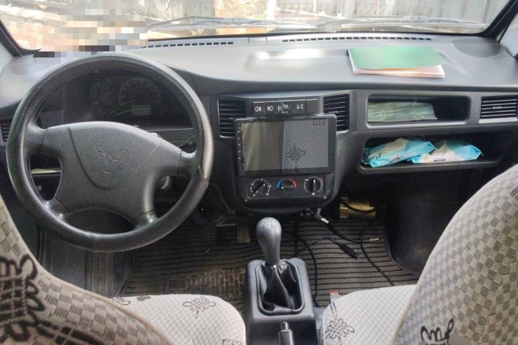 Used Wuling Zhiguang 2015 1.2L Practical LS-I Model Center Console