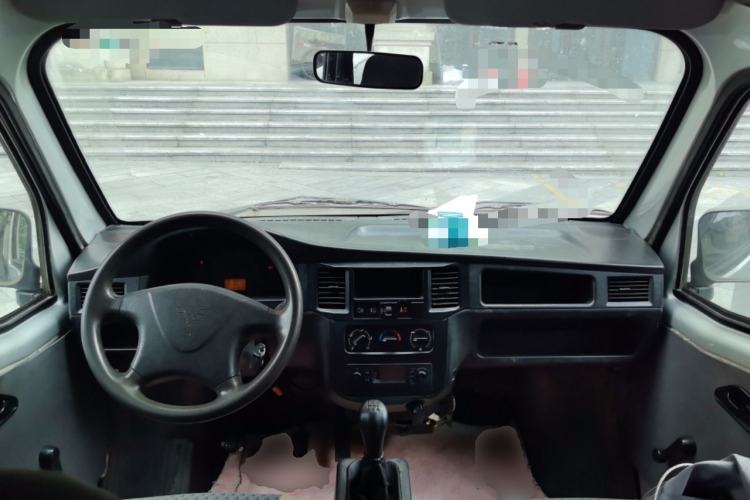 Used Wuling Zhiguang 2015 1.2L Practical LS-I Model Center Console