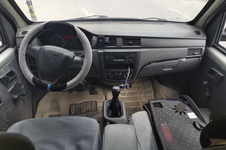 Used Wuling Zhiguang 2015 1.2L S Practical Model LSI Center Console