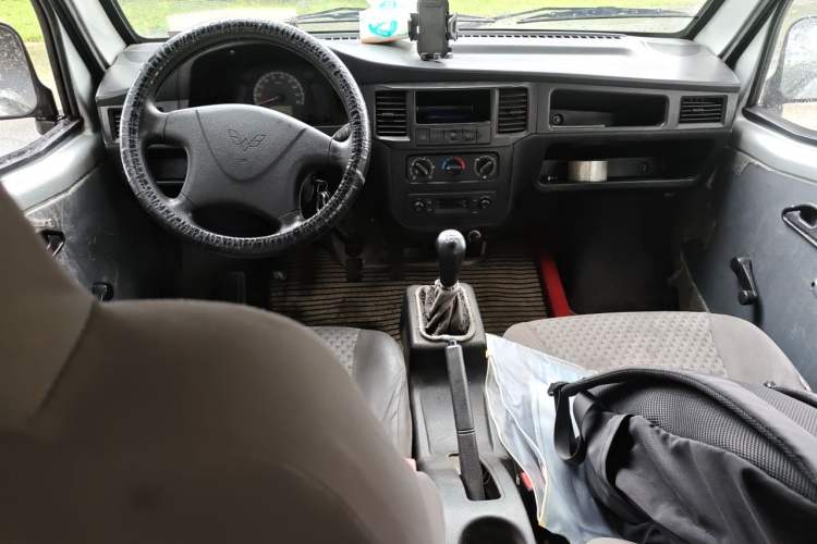 Used Wuling Zhiguang 2015 1.2L Practical LS-I Model Center Console