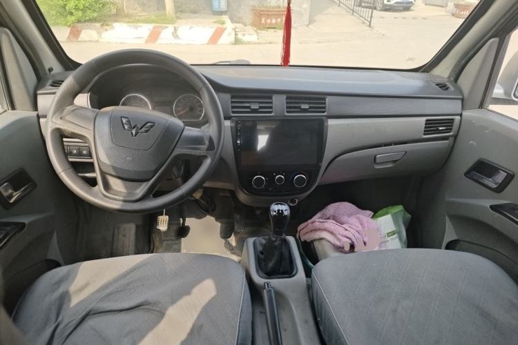 Used Wuling Zhiguang 2015 1.2L S Practical Model LSI Center Console