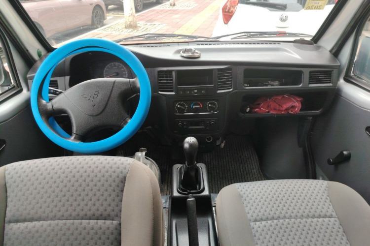 Used Wuling Zhiguang 2015 1.2L Standard Model LSI Center Console