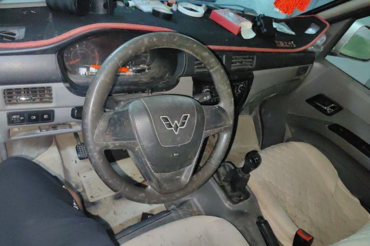 Used Wuling Zhiguang 2015 1.2L S Practical Model LSI Center Console