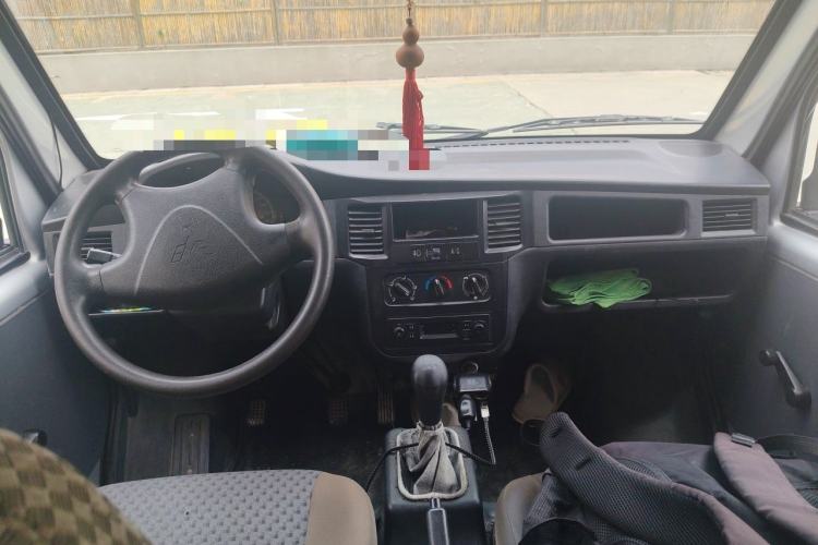 Used Wuling Zhiguang 2015 1.2L Practical LS-I Model Center Console