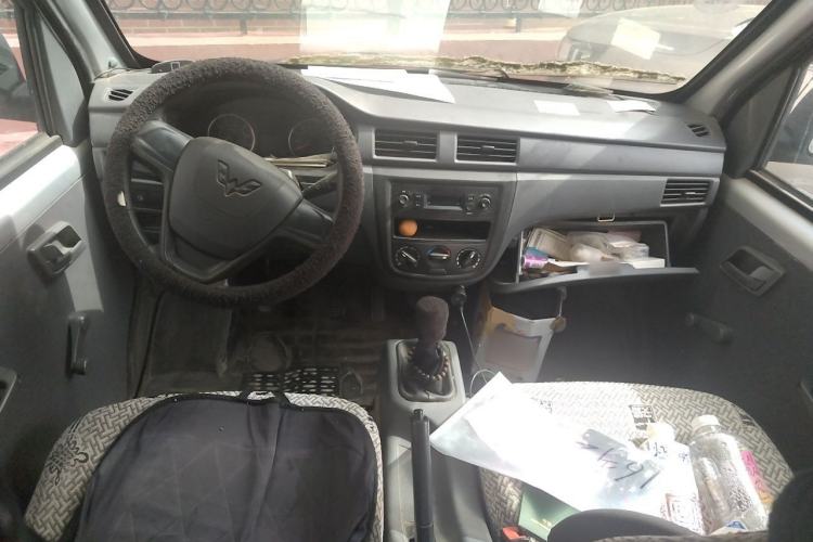 Used Wuling Zhiguang 2015 1.2L S Practical Model LSI Center Console