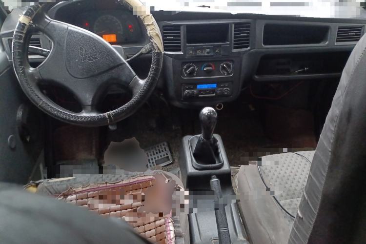 Used Wuling Zhiguang 2015 1.2L S Standard Model LSI Center Console
