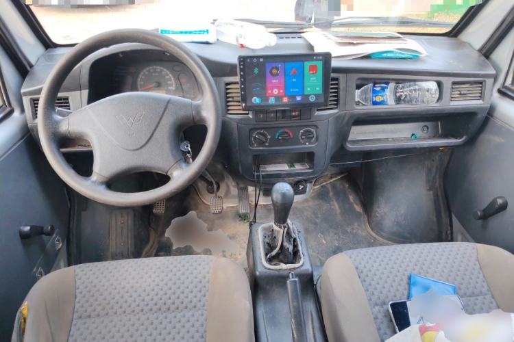 Used Wuling Zhiguang 2015 1.2L Practical LS-I Model Center Console