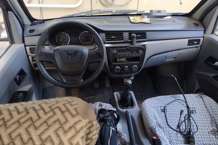 Used Wuling Zhiguang 2015 1.2L S Practical Model LSI Center Console