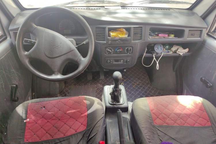 Used Wuling Zhiguang 2015 1.2L S Practical Model LSI Center Console