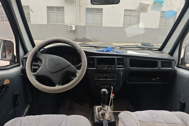 Used Wuling Zhiguang 2015 1.2L Practical LS-I Model Center Console