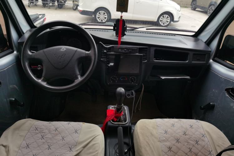 Used Wuling Zhiguang 2015 1.2L S Practical Model LSI Center Console