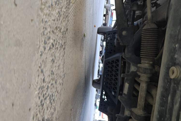 Used Wuling Zhiguang 2015 1.2L Practical LS-I Model Chassis Front