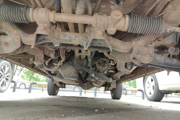Used Wuling Zhiguang 2015 1.2L Practical LS-I Model Chassis Front