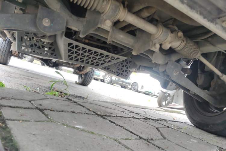 Used Wuling Zhiguang 2015 1.2L Practical LS-I Model Chassis Front