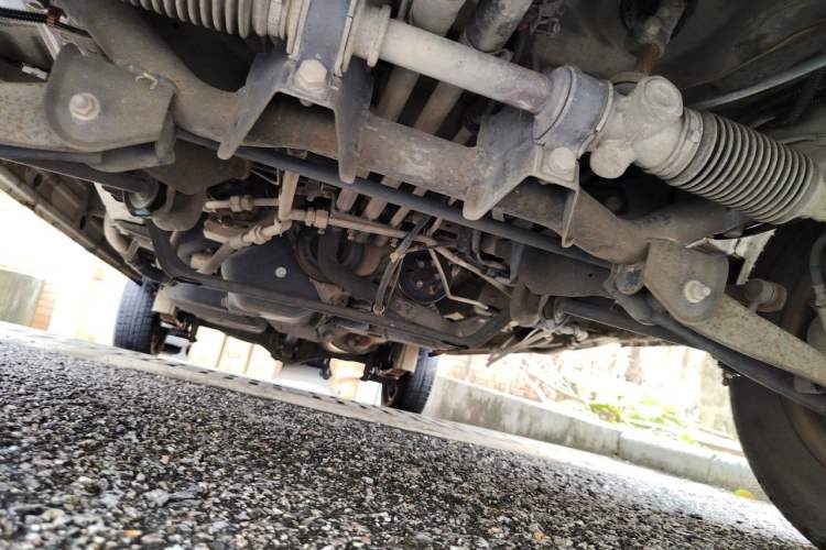Used Wuling Zhiguang 2015 1.2L Practical LS-I Model Chassis Front