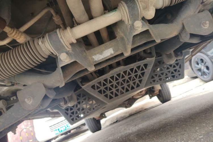 Used Wuling Zhiguang 2015 1.2L Practical LS-I Model Chassis Front