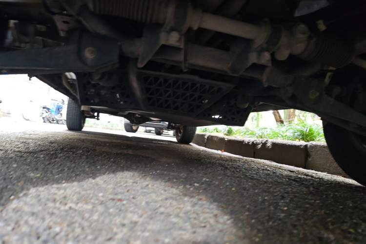 Used Wuling Zhiguang 2015 1.2L Practical LS-I Model Chassis Front