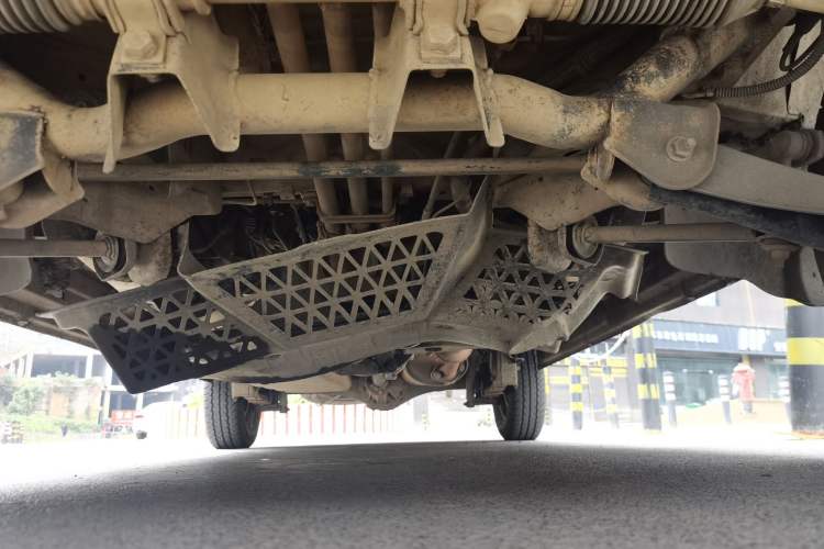 Used Wuling Zhiguang 2015 1.2L S Practical Model LSI Chassis Front