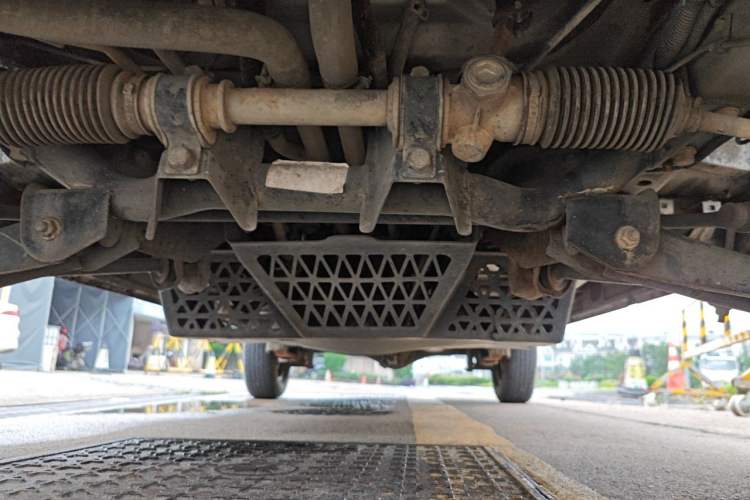 Used Wuling Zhiguang 2015 1.2L Practical LS-I Model Chassis Front