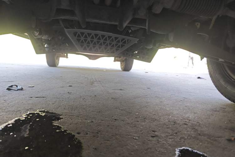 Used Wuling Zhiguang 2015 1.2L Practical LS-I Model Chassis Front