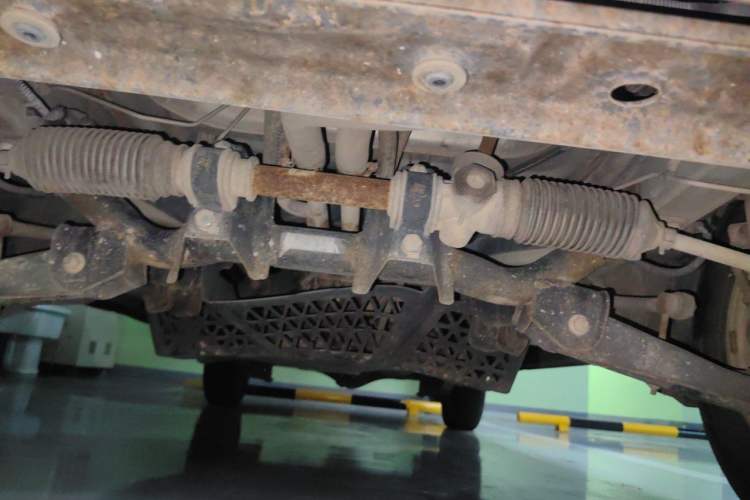 Used Wuling Zhiguang 2015 1.2L S Practical Model LSI Chassis Front