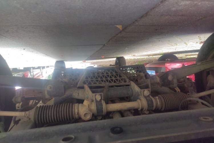 Used Wuling Zhiguang 2015 1.2L Practical LS-I Model Chassis Front