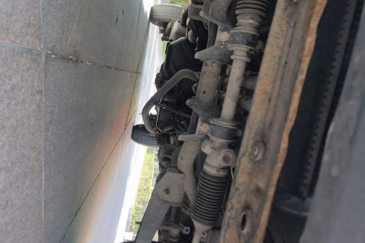 Used Wuling Zhiguang 2015 1.2L Practical LS-I Model Chassis Front