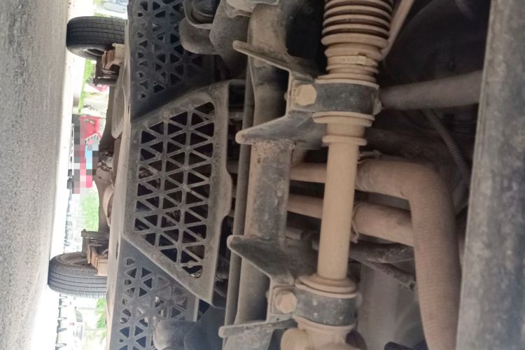 Used Wuling Zhiguang 2015 1.2L Practical LS-I Model Chassis Front