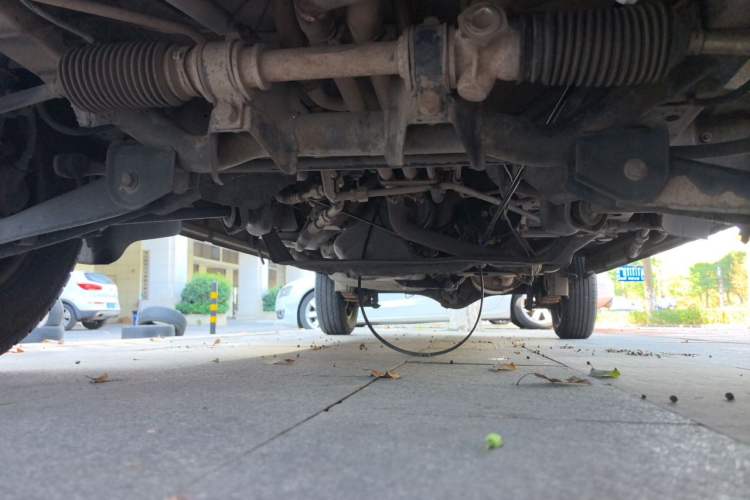 Used Wuling Zhiguang 2015 1.2L Practical LS-I Model Chassis Front