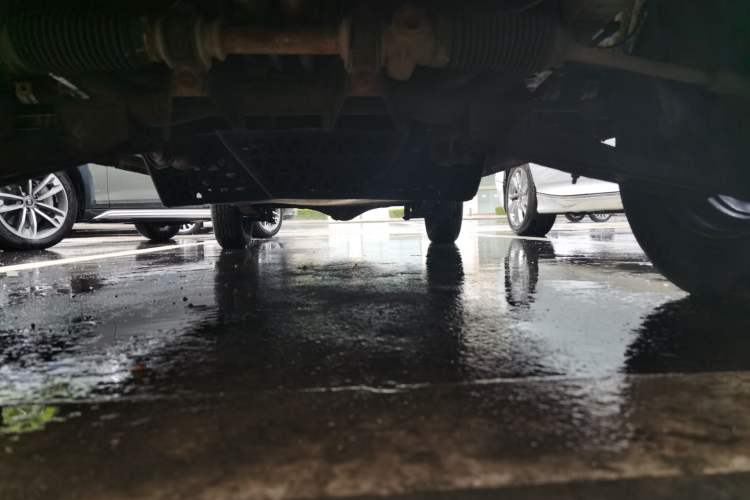 Used Wuling Zhiguang 2015 1.2L S Practical Model LSI Chassis Front