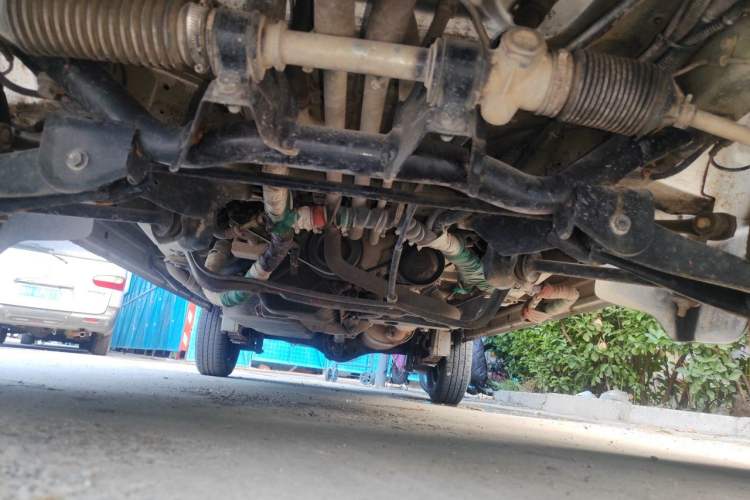 Used Wuling Zhiguang 2015 1.2L Practical LS-I Model Chassis Front
