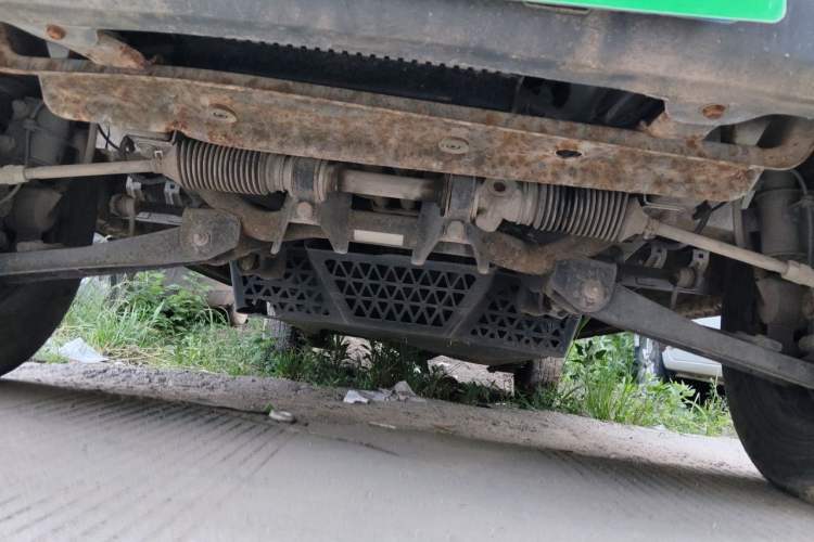 Used Wuling Zhiguang 2015 1.2L Practical LS-I Model Chassis Front