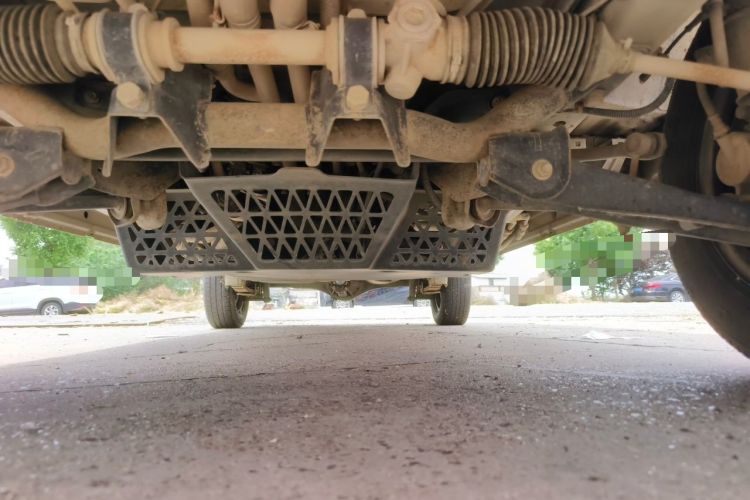 Used Wuling Zhiguang 2015 1.2L Practical LS-I Model Chassis Front
