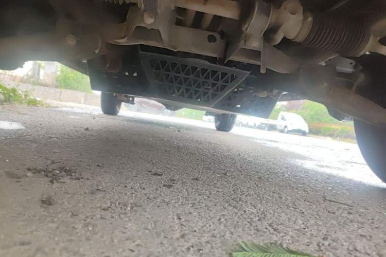 Used Wuling Zhiguang 2015 1.2L Practical LS-I Model Chassis Front