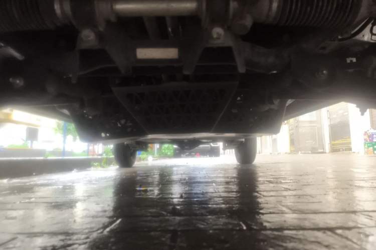 Used Wuling Zhiguang 2015 1.2L S Practical Model LSI Chassis Front