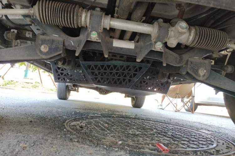 Used Wuling Zhiguang 2015 1.2L Practical LS-I Model Chassis Front