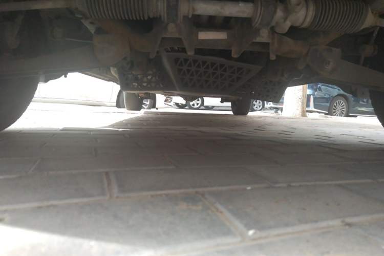 Used Wuling Zhiguang 2015 1.2L S Practical Model LSI Chassis Front