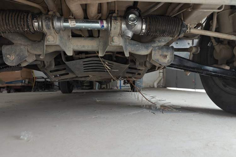 Used Wuling Zhiguang 2015 1.2L S Practical Model LSI Chassis Front