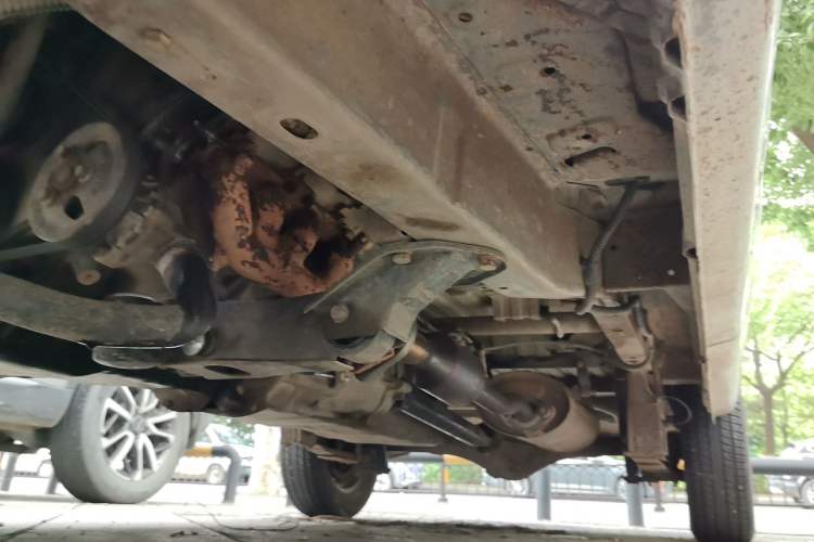 Used Wuling Zhiguang 2015 1.2L Practical LS-I Model Chassis Front Left