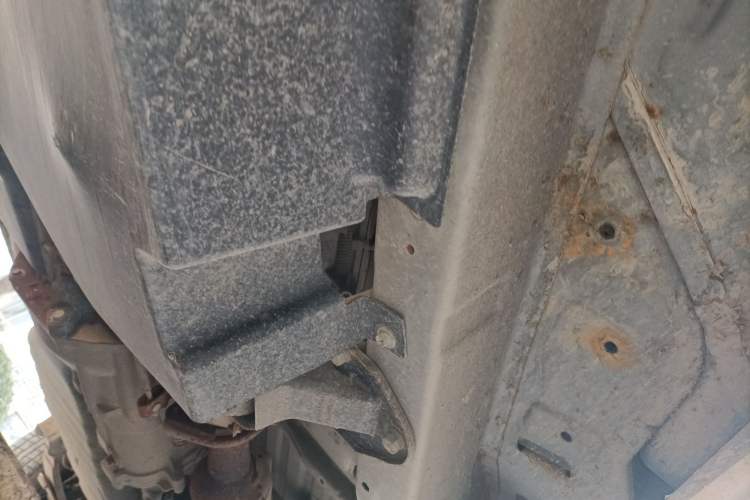 Used Wuling Zhiguang 2015 1.2L Practical LS-I Model Chassis Front Left