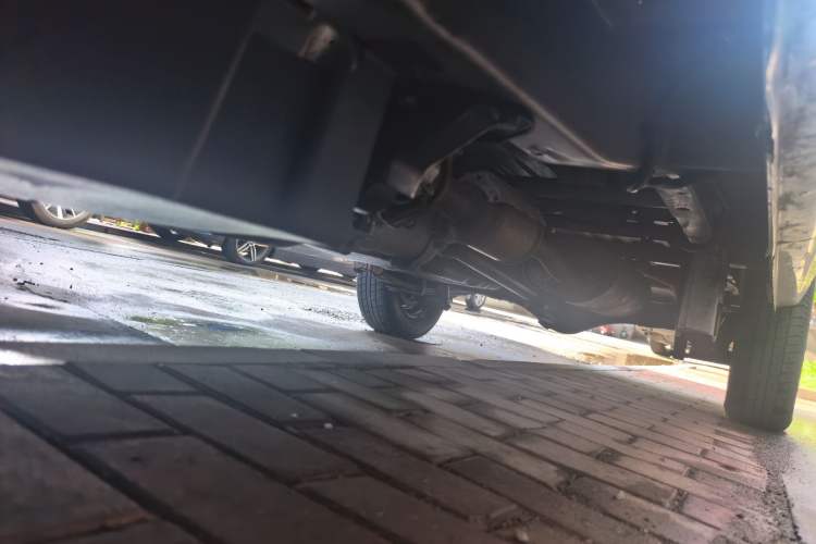Used Wuling Zhiguang 2015 1.2L Practical LS-I Model Chassis Front Left