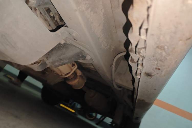 Used Wuling Zhiguang 2015 1.2L Practical LS-I Model Chassis Front Left